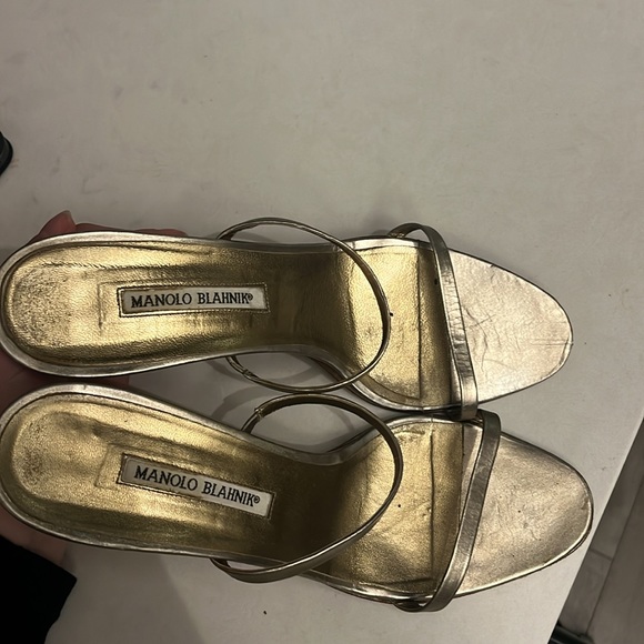 Manolo Blahnik strappy gold heels - Picture 4 of 4